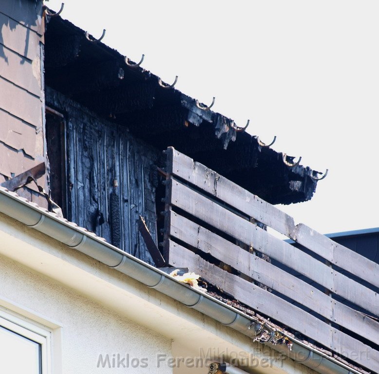 Mark Medlock s Dachwohnung ausgebrannt Koeln Porz Wahn Rolandstr P44.JPG